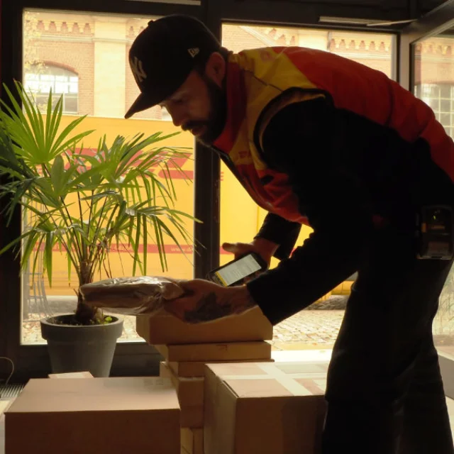 Abholung von Paketen durch DHL
