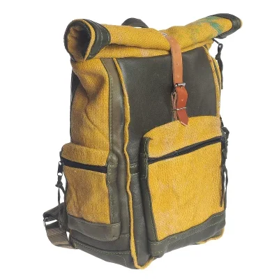 Rucksack aus upcycelter Lederjacke und Kaffeesack
